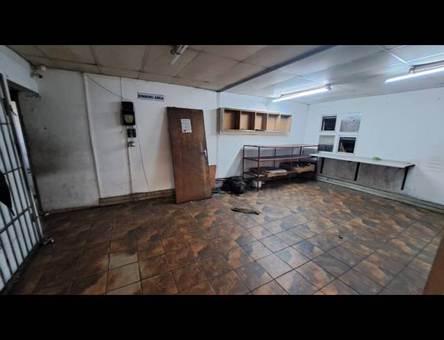 2,250M² FACTORY TO LET IN ALTON
